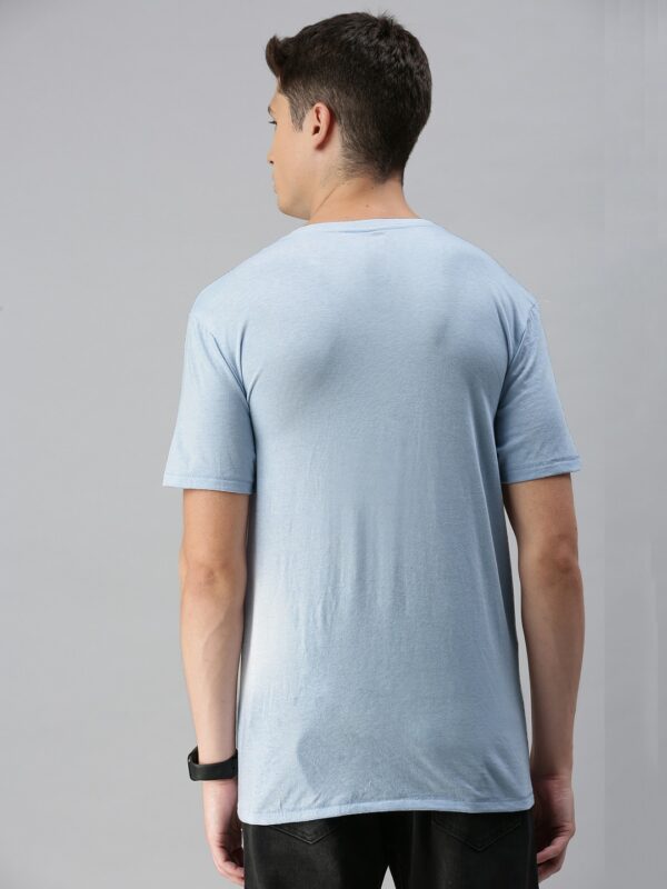 Levi 300LS V Neck Tee - Image 4