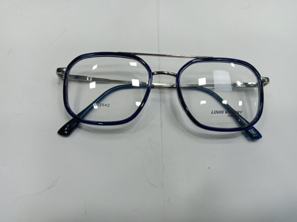 Louis Victory Frame